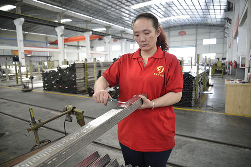 佛山喜有沃<a href='/product/' class='keys' title='點擊查看關于不銹鋼裝飾管的相關信息' target='_blank'>不銹鋼裝飾管</a>.jpg 佛山喜有沃不銹鋼裝飾管.jpg