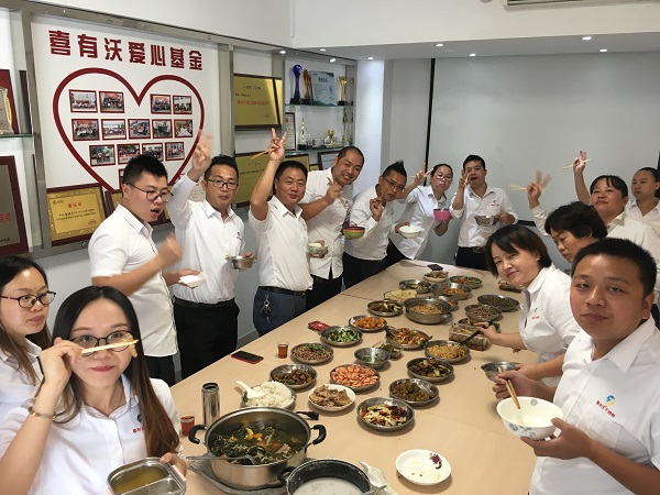 佛山<a href='/product/' class='keys' title='點擊查看關于不銹鋼裝飾管的相關信息' target='_blank'>不銹鋼裝飾管</a>廠家