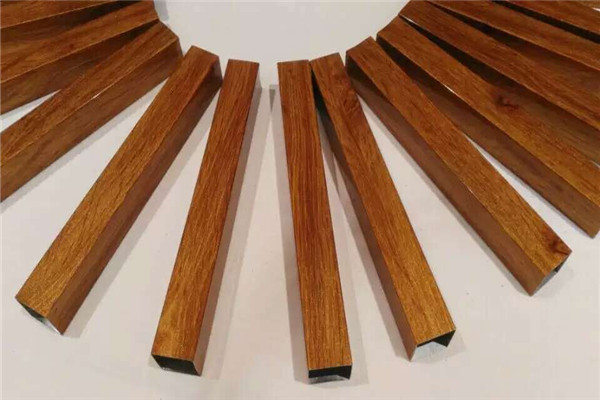 <a href='/xyw304bxgg.htm' class='keys' title='點擊查看關于304不銹鋼管的相關信息' target='_blank'>304不銹鋼管</a>木紋管 304不銹鋼管木紋管