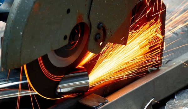 <a href='/xyw304bxgg.htm' class='keys' title='點(diǎn)擊查看關(guān)于304不銹鋼管的相關(guān)信息' target='_blank'>304不銹鋼管</a>切割 304不銹鋼管切割