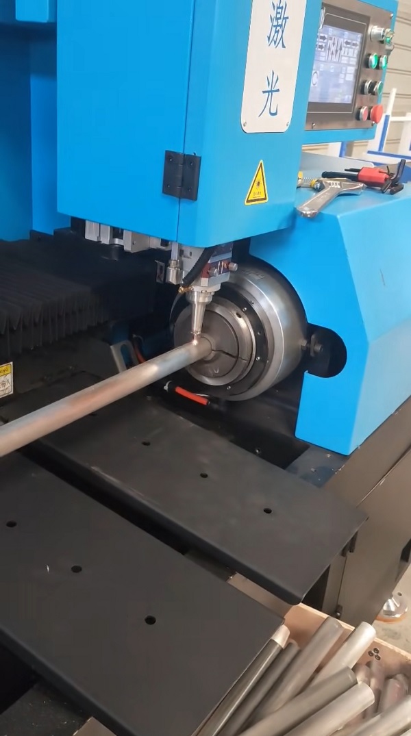 <a href='/index.aspx' class='keys' title='點擊查看關于不銹鋼管廠家的相關信息' target='_blank'>不銹鋼管廠家</a>切割 不銹鋼管廠家切割