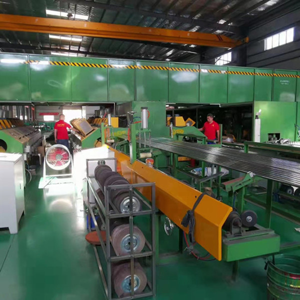 裝飾管材生產車間現場