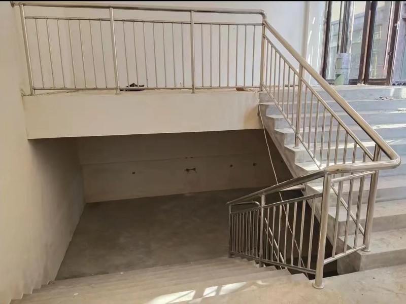 小區(qū)不銹鋼欄桿 小區(qū)不銹鋼欄桿